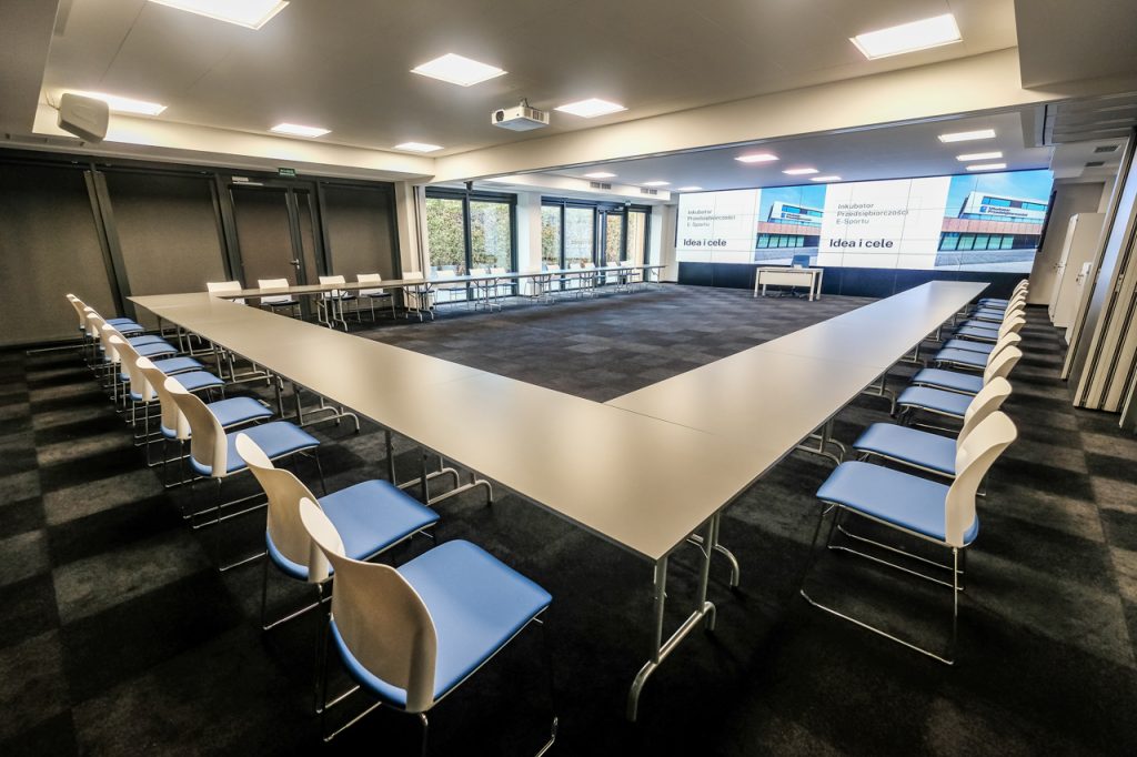 Inkubator Przedsiębiorczości E-Sportu sala konferencyjna